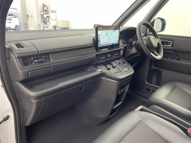 ステップワゴン ｅ：ＨＥＶスパーダ　・登録済未使用車・衝突軽減ブレーキ・アダプティブクルーズコントロール・レーンキープアシスト・オートハイビーム・純正１１．４型ナビ・純正１５．６インチ後席モニター・両側パワスラ・パワーバックドア・ＢＳＭ（13枚目）