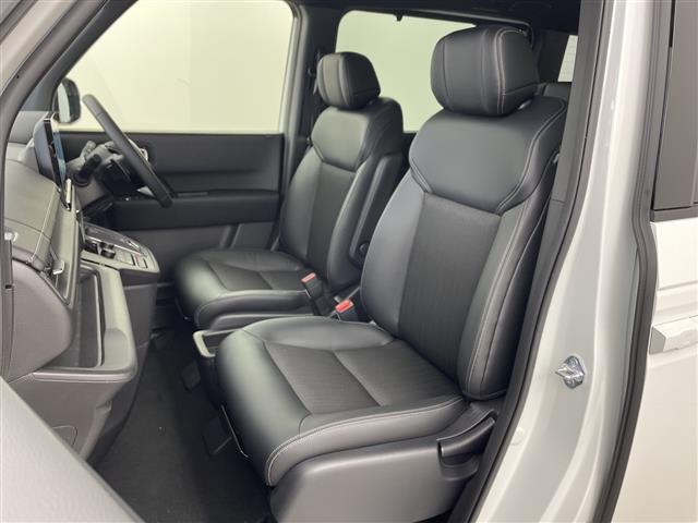 ステップワゴン ｅ：ＨＥＶスパーダ　・登録済未使用車・衝突軽減ブレーキ・アダプティブクルーズコントロール・レーンキープアシスト・オートハイビーム・純正１１．４型ナビ・純正１５．６インチ後席モニター・両側パワスラ・パワーバックドア・ＢＳＭ（14枚目）