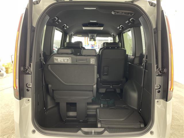 ステップワゴン ｅ：ＨＥＶスパーダ　・登録済未使用車・衝突軽減ブレーキ・アダプティブクルーズコントロール・レーンキープアシスト・オートハイビーム・純正１１．４型ナビ・純正１５．６インチ後席モニター・両側パワスラ・パワーバックドア・ＢＳＭ（19枚目）