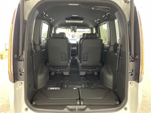 ステップワゴン ｅ：ＨＥＶスパーダ　・登録済未使用車・衝突軽減ブレーキ・アダプティブクルーズコントロール・レーンキープアシスト・オートハイビーム・純正１１．４型ナビ・純正１５．６インチ後席モニター・両側パワスラ・パワーバックドア・ＢＳＭ（20枚目）