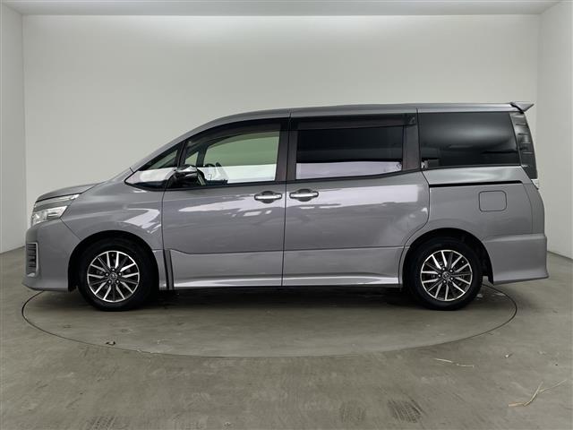 ヴォクシー ＺＳ　煌　純正９インチナビ　純正１０インチフリップダウンモニター　バックカメラ　両側パワースライドドア　寒冷地仕様　プリクラッシュセーフティ　レーンディバーチャーアラート　オートマチックハイビーム　ＥＴＣ（6枚目）