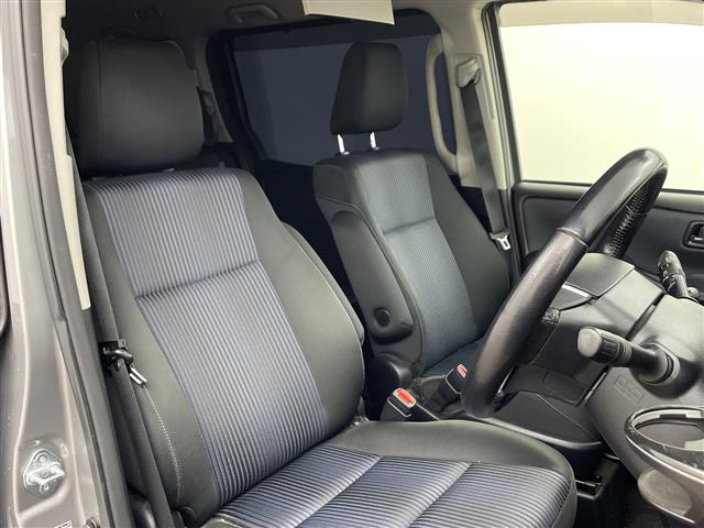 ヴォクシー ＺＳ　煌　純正９インチナビ　純正１０インチフリップダウンモニター　バックカメラ　両側パワースライドドア　寒冷地仕様　プリクラッシュセーフティ　レーンディバーチャーアラート　オートマチックハイビーム　ＥＴＣ（9枚目）