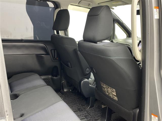 ヴォクシー ＺＳ　煌　純正９インチナビ　純正１０インチフリップダウンモニター　バックカメラ　両側パワースライドドア　寒冷地仕様　プリクラッシュセーフティ　レーンディバーチャーアラート　オートマチックハイビーム　ＥＴＣ（10枚目）