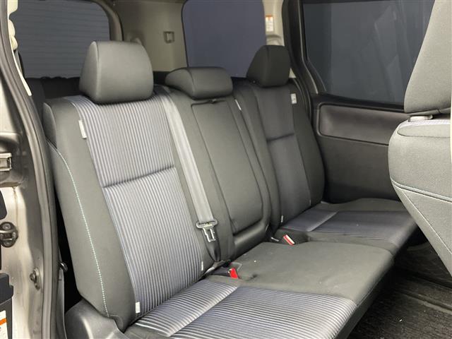 ヴォクシー ＺＳ　煌　純正９インチナビ　純正１０インチフリップダウンモニター　バックカメラ　両側パワースライドドア　寒冷地仕様　プリクラッシュセーフティ　レーンディバーチャーアラート　オートマチックハイビーム　ＥＴＣ（11枚目）