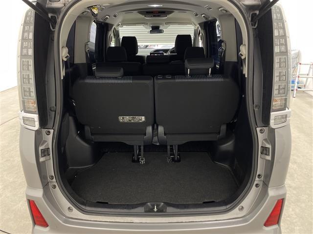 ヴォクシー ＺＳ　煌　純正９インチナビ　純正１０インチフリップダウンモニター　バックカメラ　両側パワースライドドア　寒冷地仕様　プリクラッシュセーフティ　レーンディバーチャーアラート　オートマチックハイビーム　ＥＴＣ（18枚目）