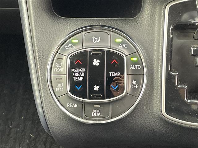 ヴォクシー ＺＳ　煌　純正９インチナビ　純正１０インチフリップダウンモニター　バックカメラ　両側パワースライドドア　寒冷地仕様　プリクラッシュセーフティ　レーンディバーチャーアラート　オートマチックハイビーム　ＥＴＣ（30枚目）