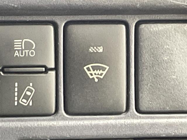 ヴォクシー ＺＳ　煌　純正９インチナビ　純正１０インチフリップダウンモニター　バックカメラ　両側パワースライドドア　寒冷地仕様　プリクラッシュセーフティ　レーンディバーチャーアラート　オートマチックハイビーム　ＥＴＣ（33枚目）