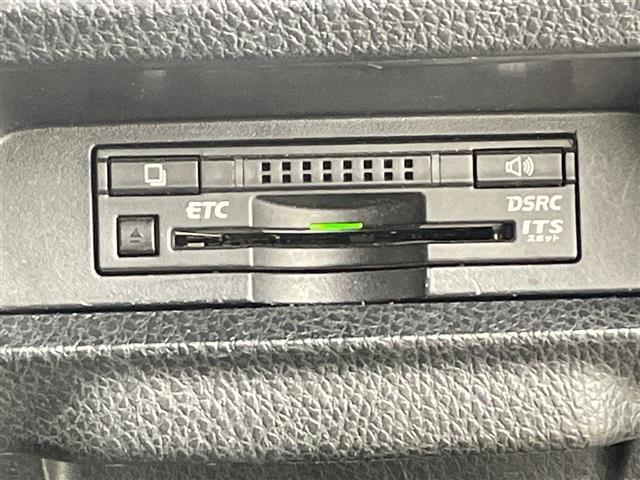 ヴォクシー ＺＳ　煌　純正９インチナビ　純正１０インチフリップダウンモニター　バックカメラ　両側パワースライドドア　寒冷地仕様　プリクラッシュセーフティ　レーンディバーチャーアラート　オートマチックハイビーム　ＥＴＣ（35枚目）