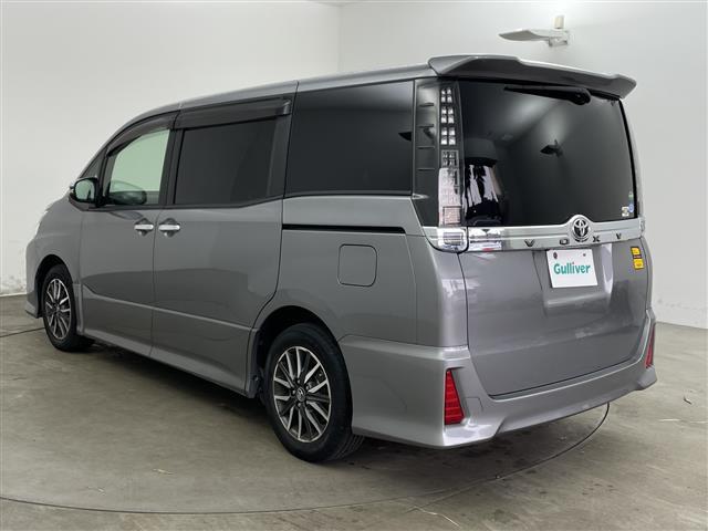 ヴォクシー ＺＳ　煌　純正９インチナビ　純正１０インチフリップダウンモニター　バックカメラ　両側パワースライドドア　寒冷地仕様　プリクラッシュセーフティ　レーンディバーチャーアラート　オートマチックハイビーム　ＥＴＣ（43枚目）