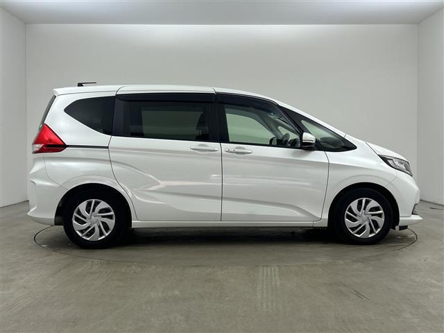 フリード Ｇ・ホンダセンシング　・社外８インチナビ／ＣＤ／ＤＶＤ／ＳＤ／ＴＶ／ＵＳＢ／ＨＤＭＩ・バックカメラ・両側パワースライドドア・ビルトインＥＴＣ・社外前後ミラー型ドライブレコーダー・ホンダセンシング・スマートキー（6枚目）