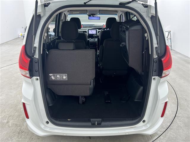 フリード Ｇ・ホンダセンシング　・社外８インチナビ／ＣＤ／ＤＶＤ／ＳＤ／ＴＶ／ＵＳＢ／ＨＤＭＩ・バックカメラ・両側パワースライドドア・ビルトインＥＴＣ・社外前後ミラー型ドライブレコーダー・ホンダセンシング・スマートキー（19枚目）