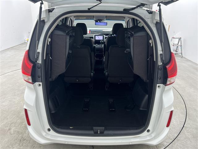 フリード Ｇ・ホンダセンシング　・社外８インチナビ／ＣＤ／ＤＶＤ／ＳＤ／ＴＶ／ＵＳＢ／ＨＤＭＩ・バックカメラ・両側パワースライドドア・ビルトインＥＴＣ・社外前後ミラー型ドライブレコーダー・ホンダセンシング・スマートキー（21枚目）