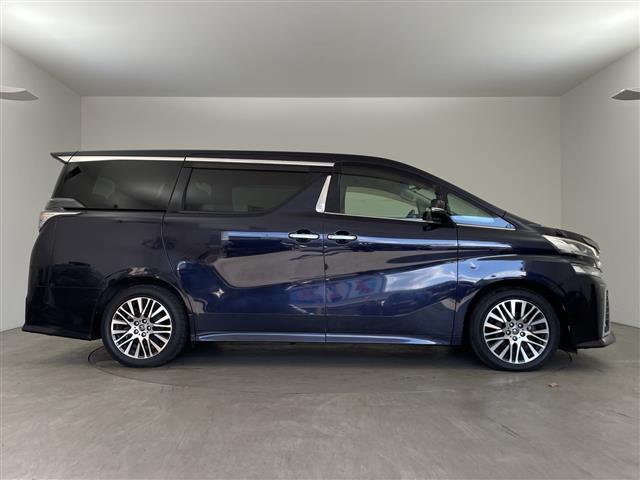 ヴェルファイア ２．５Ｚ　Ｇエディション　純正フリップダウンモニター　両側パワスラ　クルーズコントロール　前後コーナーセンサー　社外前後ドラレコ　ハーフレザーシート　純正１８インチアルミホイール　ＬＥＤヘッドライト　オットマン　ｎａｎｏｅ（6枚目）