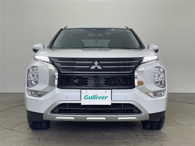 アウトランダーＰＨＥＶ Ｇ　純正ナビ・全方位カメラ・前後ドライブレコーダー・ＥＴＣ２．０・ハーフレザー・運転席パワーシート・前席シートヒーター・ステアリングヒーター・ワイヤレス充電・衝突軽減ブレーキ・レーダークルーズコントール（4枚目）