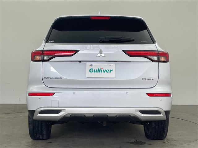 アウトランダーＰＨＥＶ Ｇ　純正ナビ・全方位カメラ・前後ドライブレコーダー・ＥＴＣ２．０・ハーフレザー・運転席パワーシート・前席シートヒーター・ステアリングヒーター・ワイヤレス充電・衝突軽減ブレーキ・レーダークルーズコントール（5枚目）