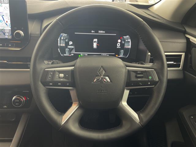 アウトランダーＰＨＥＶ Ｇ　純正ナビ・全方位カメラ・前後ドライブレコーダー・ＥＴＣ２．０・ハーフレザー・運転席パワーシート・前席シートヒーター・ステアリングヒーター・ワイヤレス充電・衝突軽減ブレーキ・レーダークルーズコントール（20枚目）