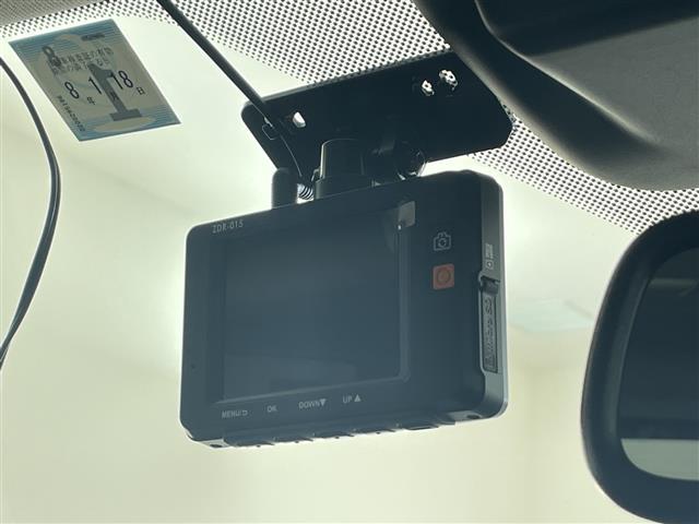 アウトランダーＰＨＥＶ Ｇ　純正ナビ・全方位カメラ・前後ドライブレコーダー・ＥＴＣ２．０・ハーフレザー・運転席パワーシート・前席シートヒーター・ステアリングヒーター・ワイヤレス充電・衝突軽減ブレーキ・レーダークルーズコントール（32枚目）