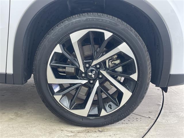 アウトランダーＰＨＥＶ Ｇ　純正ナビ・全方位カメラ・前後ドライブレコーダー・ＥＴＣ２．０・ハーフレザー・運転席パワーシート・前席シートヒーター・ステアリングヒーター・ワイヤレス充電・衝突軽減ブレーキ・レーダークルーズコントール（41枚目）