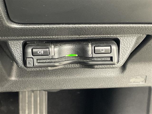 レヴォーグ ＧＴ　ＥＸ　純正ナビ・バックカメラ・ＥＴＣ・前方ドラレコ・アイサイト・後退速度リミッター・エマージェンシーレーンキープアシスト・車線逸脱防止機能・先行車発進お知らせ・後退時被害軽減ブレーキ・前席シートヒーター（29枚目）