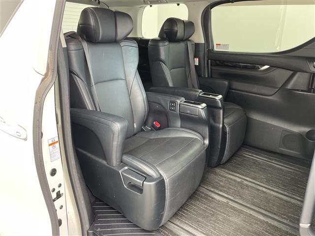 アルファード ２．５Ｓ　Ｃパッケージ　・純正ナビ・Ｂｌｕｅｔｏｏｔｈ接続・純正フリップダウンモニター・ドライブレコーダー・サンルーフ・デジタルインナーミラー・パワーバックドア・シートヒーター・ベンチレーション・ステアリングヒーター・ＥＴＣ（11枚目）