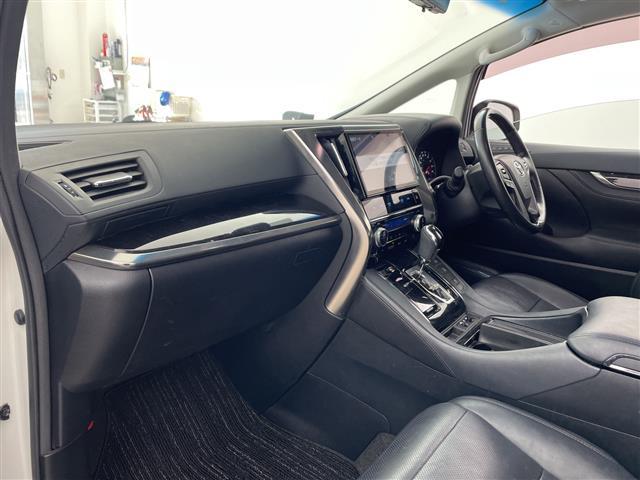 アルファード ２．５Ｓ　Ｃパッケージ　・純正ナビ・Ｂｌｕｅｔｏｏｔｈ接続・純正フリップダウンモニター・ドライブレコーダー・サンルーフ・デジタルインナーミラー・パワーバックドア・シートヒーター・ベンチレーション・ステアリングヒーター・ＥＴＣ（13枚目）