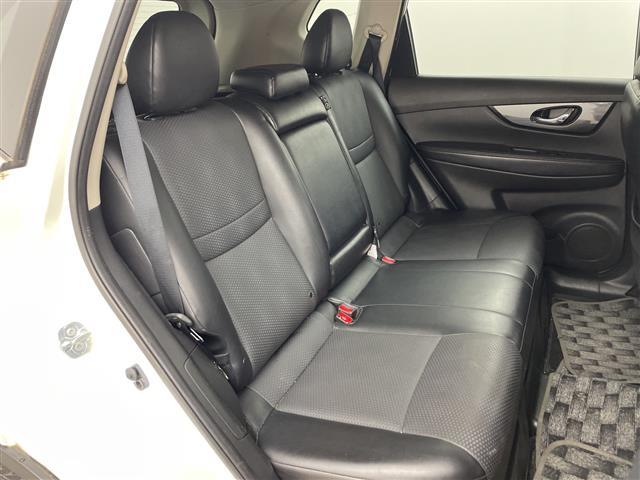 エクストレイル ２０Ｘ　エマージェンシーブレーキパッケージ　・純正ナビ・ワンセグ・ＣＤ・ＤＶＤ・ＵＳＢ・Ｂｌｕｅｔｏｏｔｈ接続・アラウンドビューモニター・ビルトインＥＴＣ・クルーズコントロール・ＬＥＤヘッドランプ・合皮シート・シートヒーター・コーナーセンサー（11枚目）