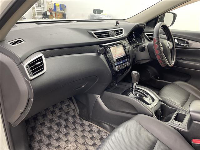 エクストレイル ２０Ｘ　エマージェンシーブレーキパッケージ　・純正ナビ・ワンセグ・ＣＤ・ＤＶＤ・ＵＳＢ・Ｂｌｕｅｔｏｏｔｈ接続・アラウンドビューモニター・ビルトインＥＴＣ・クルーズコントロール・ＬＥＤヘッドランプ・合皮シート・シートヒーター・コーナーセンサー（12枚目）