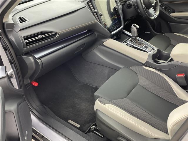 レヴォーグ　レイバック リミテッドＥＸ　純正ナビ　全方位カメラ　アイサイト　衝突軽減　先行車発進告知機能　車線逸脱防止機能　オートビークルホールド　パワーバックドア　レーダクルコン　パワーシート　シートヒーター　スペアキー　ＥＴＣ（12枚目）