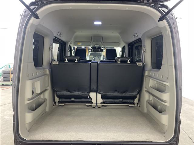 エブリイワゴン ＰＺターボ　社外ナビ　バックカメラ　パワースライドドア　衝突軽減ブレーキ　レーンアシスト　クリアランスソナー　プッシュスタート　ＨＩＤヘッドライト　シートカバー　フォグランプ　フルセグ　スマートキー　フロアマット（17枚目）