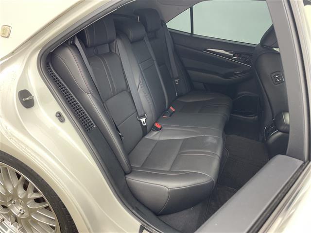 クラウンハイブリッド アスリートＳ　・後期モデル・純正ナビ＆ＴＶ＆ＣＤ＆ＭＳＶ＆ＢＴ・黒革シート・バックカメラ・シートベンチレーション・ビルトインＥＴＣ・レーダークルーズコントロール・社外２０インチアルミホイール・ＨＩＤ（11枚目）