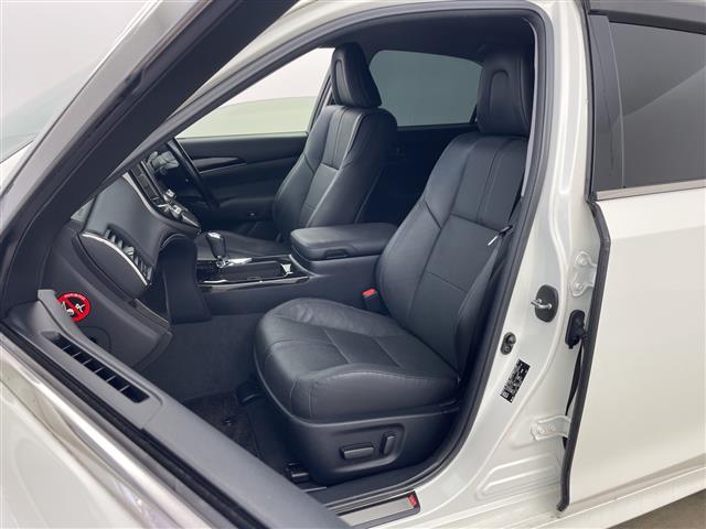 クラウンハイブリッド アスリートＳ　・後期モデル・純正ナビ＆ＴＶ＆ＣＤ＆ＭＳＶ＆ＢＴ・黒革シート・バックカメラ・シートベンチレーション・ビルトインＥＴＣ・レーダークルーズコントロール・社外２０インチアルミホイール・ＨＩＤ（13枚目）