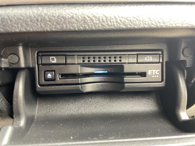 クラウンハイブリッド アスリートＳ　・後期モデル・純正ナビ＆ＴＶ＆ＣＤ＆ＭＳＶ＆ＢＴ・黒革シート・バックカメラ・シートベンチレーション・ビルトインＥＴＣ・レーダークルーズコントロール・社外２０インチアルミホイール・ＨＩＤ（35枚目）