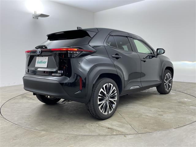 ヤリスクロス ハイブリッドＺ　・純正ＤＡ（ＢＴ／Ｍｉｒａｃａｓｔ／Ａｐｐｌｅｃａ）・ハーフレザーシート・シートヒーター・パワーシート・ステアリングヒーター・アラウンドビューモニター・プリクラッシュセーフティ・クリアランスソナー（3枚目）