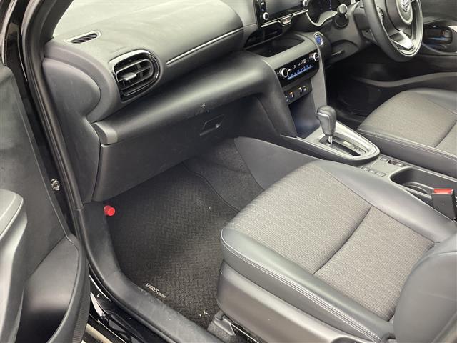 ヤリスクロス ハイブリッドＺ　・純正ＤＡ（ＢＴ／Ｍｉｒａｃａｓｔ／Ａｐｐｌｅｃａ）・ハーフレザーシート・シートヒーター・パワーシート・ステアリングヒーター・アラウンドビューモニター・プリクラッシュセーフティ・クリアランスソナー（12枚目）