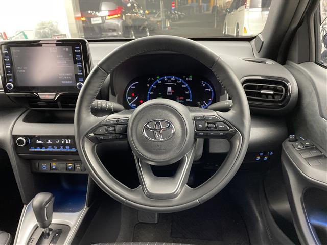 ヤリスクロス ハイブリッドＺ　・純正ＤＡ（ＢＴ／Ｍｉｒａｃａｓｔ／Ａｐｐｌｅｃａ）・ハーフレザーシート・シートヒーター・パワーシート・ステアリングヒーター・アラウンドビューモニター・プリクラッシュセーフティ・クリアランスソナー（19枚目）