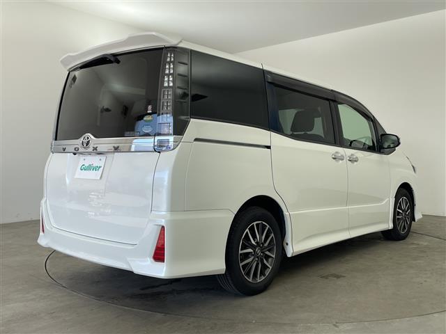 ヴォクシー ＺＳ　煌ＩＩ　純正９型ナビ・バックカメラ・スマートキー・両側電動スライドドア・ビルトインＥＴＣ・アイドリングストップ・衝突軽減ブレーキ・レーンキープアシスト・オートマチックハイビーム・ＬＥＤヘッドライト・ドラレコ（3枚目）