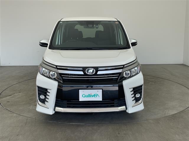 ヴォクシー ＺＳ　煌ＩＩ　純正９型ナビ・バックカメラ・スマートキー・両側電動スライドドア・ビルトインＥＴＣ・アイドリングストップ・衝突軽減ブレーキ・レーンキープアシスト・オートマチックハイビーム・ＬＥＤヘッドライト・ドラレコ（4枚目）