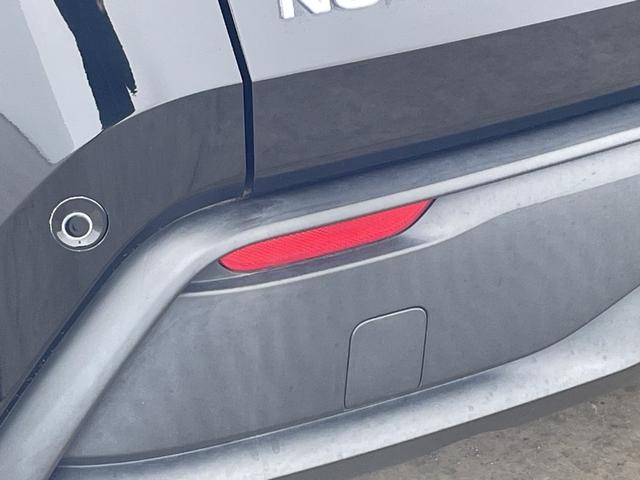 ノート Ｘ　・衝突軽減ブレーキ・車線逸脱警報・速度標識表示システム・コーナーセンサー・標識認識機能・オートハイビーム・純正９型ナビ・バックカメラ・前後ドライブレコーダー・ビルトインＥＴＣ・ＬＥＤヘッドライト（46枚目）