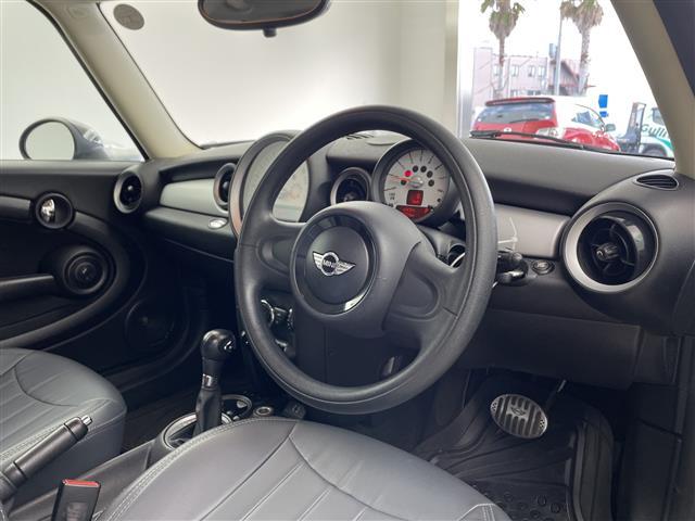 ＭＩＮＩ ワン　純正１５インチアルミホイール　社外スピーカー　ＥＴＣ　社外ドライブレコーダー　スペアキー　革調シートカバー　フロアマット　Ｗ＋サイドエアバッグ（8枚目）