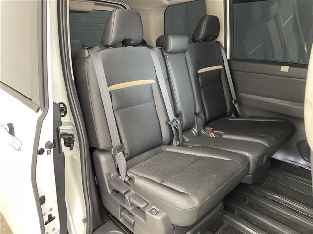 セレナ ｅ－パワー　ハイウェイスターＶ　・プロパイロット・エマージェンシーブレーキ・先行車発進告知・レーダークルーズコントロール・ふらつき警報・純正１２．３型ナビ・社外フリップダウンモニター・全方位カメラ・デジタルインナーミラー・純正エアロ（10枚目）