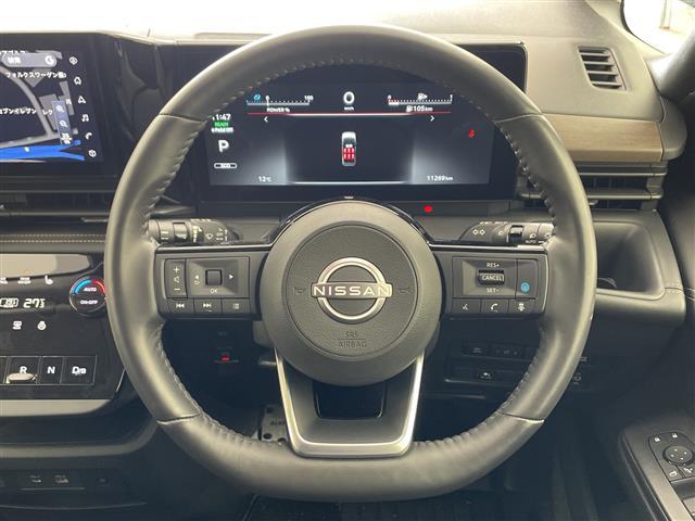 セレナ ｅ－パワー　ハイウェイスターＶ　・プロパイロット・エマージェンシーブレーキ・先行車発進告知・レーダークルーズコントロール・ふらつき警報・純正１２．３型ナビ・社外フリップダウンモニター・全方位カメラ・デジタルインナーミラー・純正エアロ（19枚目）