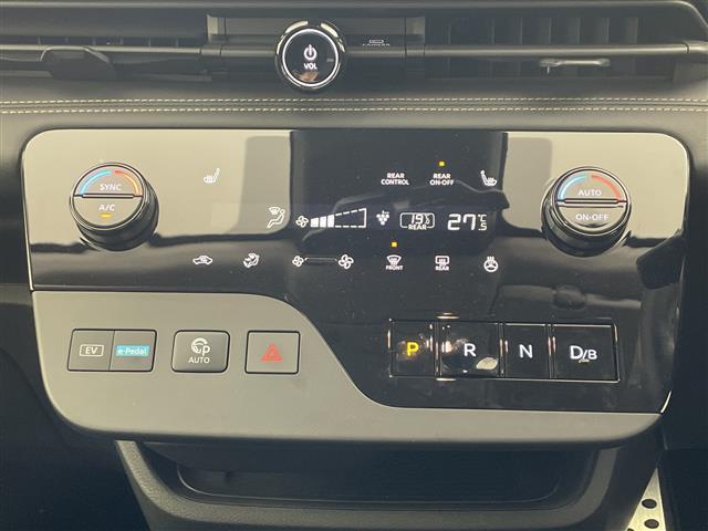 セレナ ｅ－パワー　ハイウェイスターＶ　・プロパイロット・エマージェンシーブレーキ・先行車発進告知・レーダークルーズコントロール・ふらつき警報・純正１２．３型ナビ・社外フリップダウンモニター・全方位カメラ・デジタルインナーミラー・純正エアロ（29枚目）