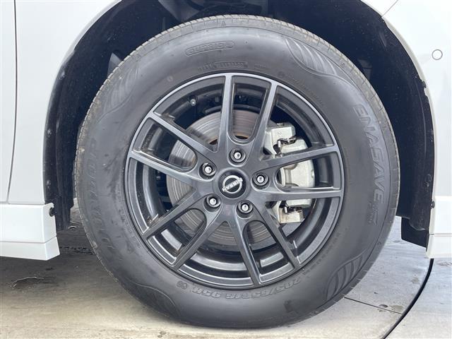 セレナ ｅ－パワー　ハイウェイスターＶ　・プロパイロット・エマージェンシーブレーキ・先行車発進告知・レーダークルーズコントロール・ふらつき警報・純正１２．３型ナビ・社外フリップダウンモニター・全方位カメラ・デジタルインナーミラー・純正エアロ（41枚目）