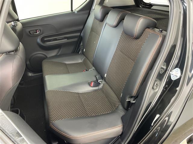 アクア Ｘ－アーバン　ソリッド　純正ナビ　ＴＶ　ＥＴＣ　バックカメラ　前後ドライブレコーダー　プリクラッシュセーフティ　レーンディパーチャーアラート　オートマチックハイビーム　ハーフレザー　シートヒーター　純正アルミホイール　ＬＥＤ（15枚目）