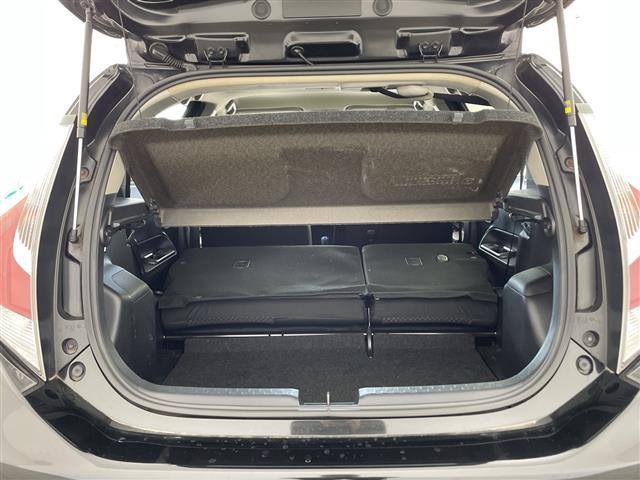 アクア Ｘ－アーバン　ソリッド　純正ナビ　ＴＶ　ＥＴＣ　バックカメラ　前後ドライブレコーダー　プリクラッシュセーフティ　レーンディパーチャーアラート　オートマチックハイビーム　ハーフレザー　シートヒーター　純正アルミホイール　ＬＥＤ（17枚目）