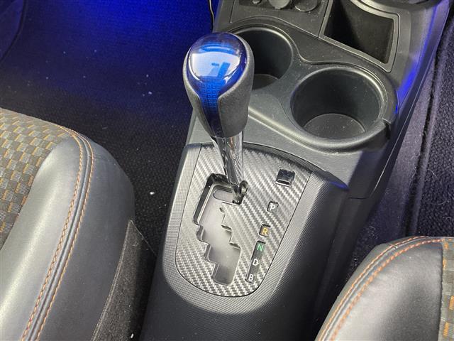 アクア Ｘ－アーバン　ソリッド　純正ナビ　ＴＶ　ＥＴＣ　バックカメラ　前後ドライブレコーダー　プリクラッシュセーフティ　レーンディパーチャーアラート　オートマチックハイビーム　ハーフレザー　シートヒーター　純正アルミホイール　ＬＥＤ（25枚目）