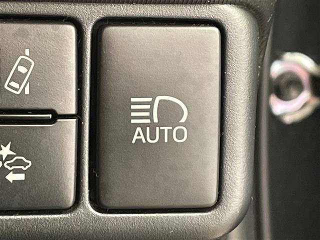 アクア Ｘ－アーバン　ソリッド　純正ナビ　ＴＶ　ＥＴＣ　バックカメラ　前後ドライブレコーダー　プリクラッシュセーフティ　レーンディパーチャーアラート　オートマチックハイビーム　ハーフレザー　シートヒーター　純正アルミホイール　ＬＥＤ（27枚目）