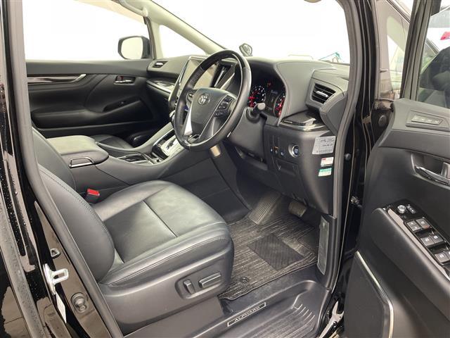 アルファード ２．５Ｓ　Ｃパッケージ　トヨタセーフティセンス　レーントレーシングアシスト　クリアランソナー　パーキングサポートブレーキ　プリクラッシュセーフティ　ロードサインアシスト　先行車発進告知　ＬＥＤヘッドランプ　前席パワーシート（8枚目）