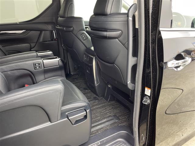 アルファード ２．５Ｓ　Ｃパッケージ　トヨタセーフティセンス　レーントレーシングアシスト　クリアランソナー　パーキングサポートブレーキ　プリクラッシュセーフティ　ロードサインアシスト　先行車発進告知　ＬＥＤヘッドランプ　前席パワーシート（10枚目）