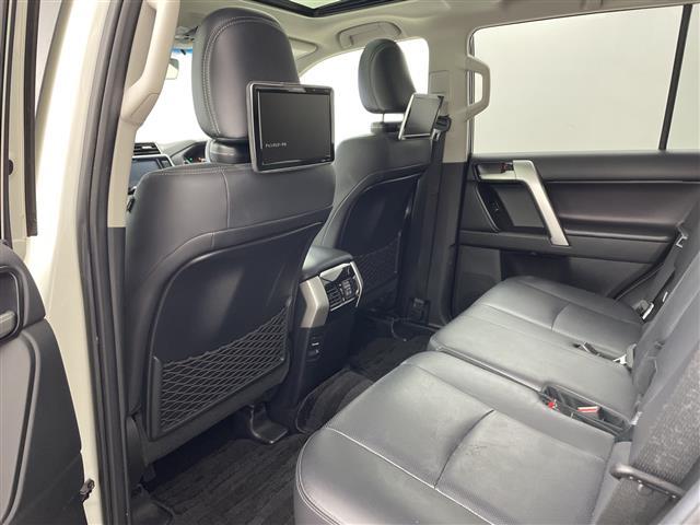 ランドクルーザープラド ＴＸ　Ｌパッケージ　ナビ　バックカメラ　サンルーフ　ルーフレール　衝突軽減　レーダクルーズ　クリアランスソナー　革シート　シートヒーター　シートベンチレーション　社外１７インチＡＷ　電動格納サードシート　ＬＥＤライト（15枚目）